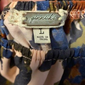 Adorable off the shoulder top by gimmicks